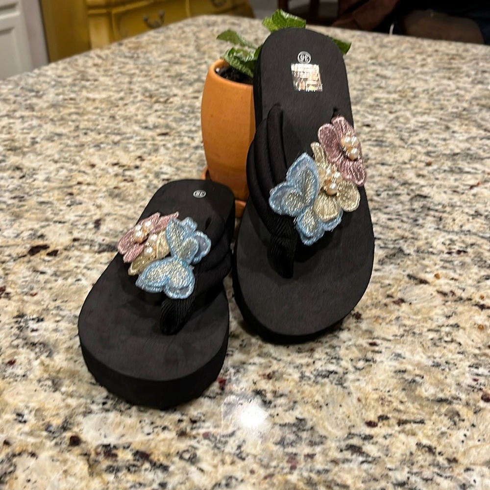 Sweet comfortable flip flops